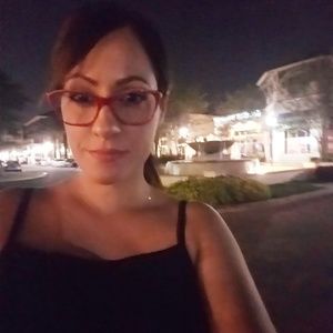 Meet your Posher, Amilda